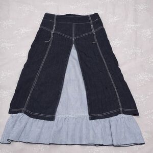 Chic Navy and White A-Line Skirt